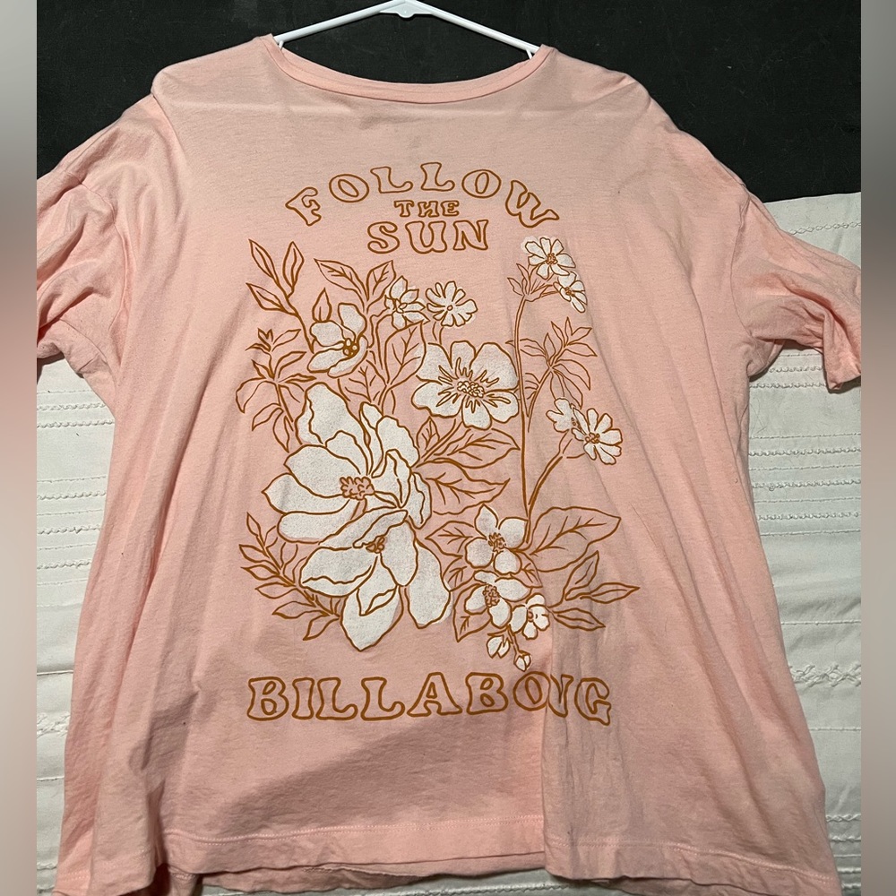 Billabong graphic t shirt